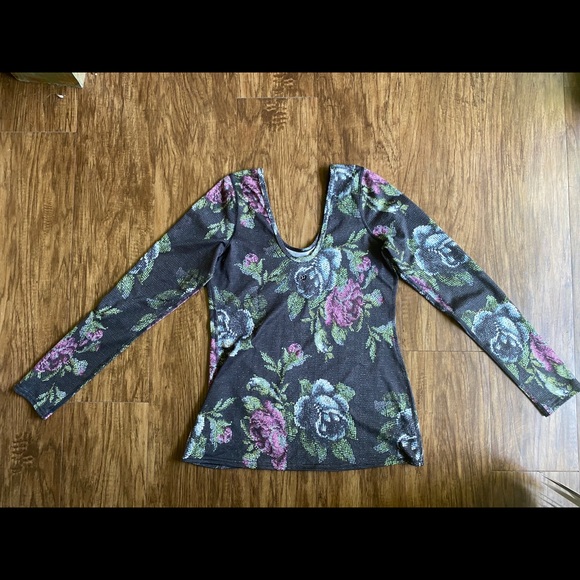 Lululemon floral long sleeve size M - Picture 4 of 5